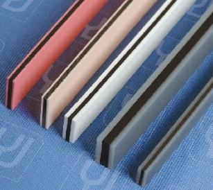 A Precision Link: A vezetőképes gumicsatlakozók technológiájának megfejtése LCM kijelzőmodulokban